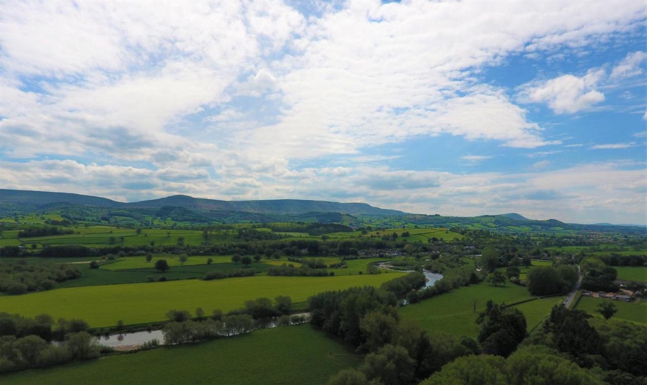 Glanhenwye Courtyard Cottages Glasbury Экстерьер фото